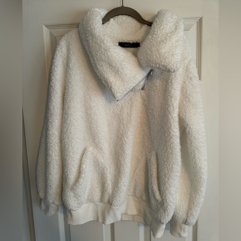 Zesica White Asymmetrical Zip Sherpa Fleece with Pockets - Size Small